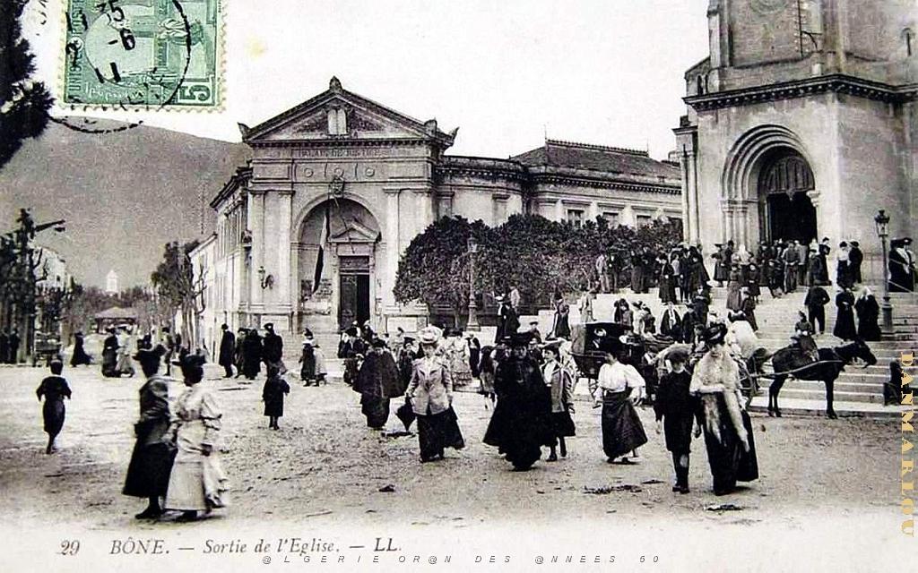Bone -Sortie de l'Eglise.jpg